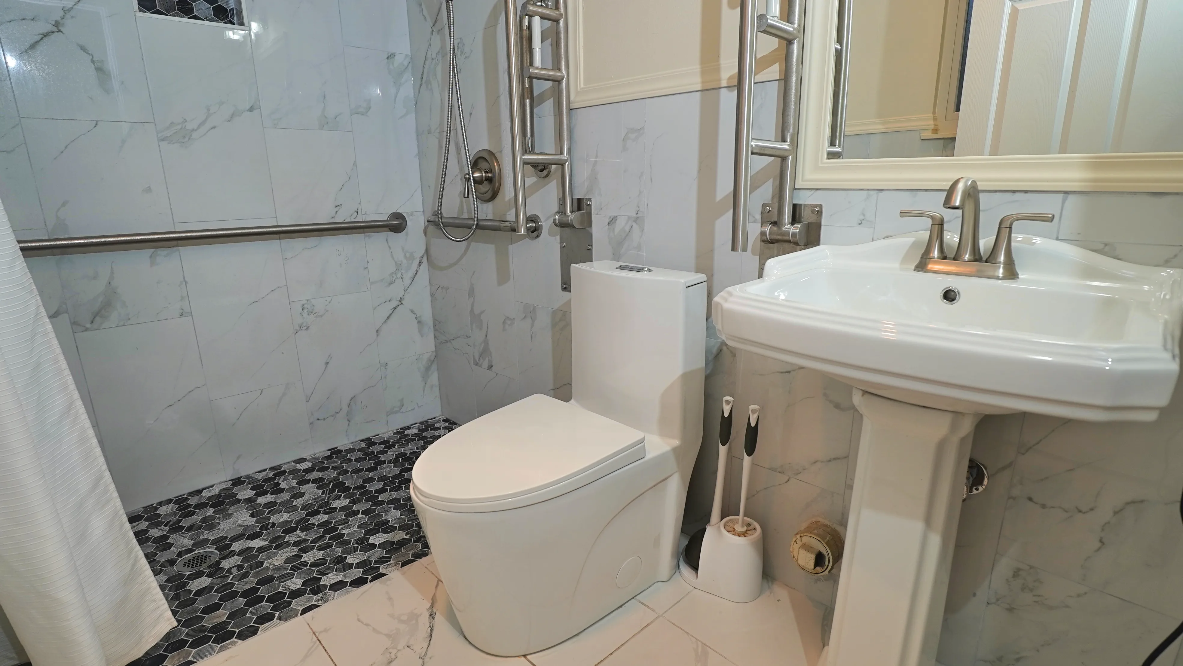 Modern bathroom with marble tile