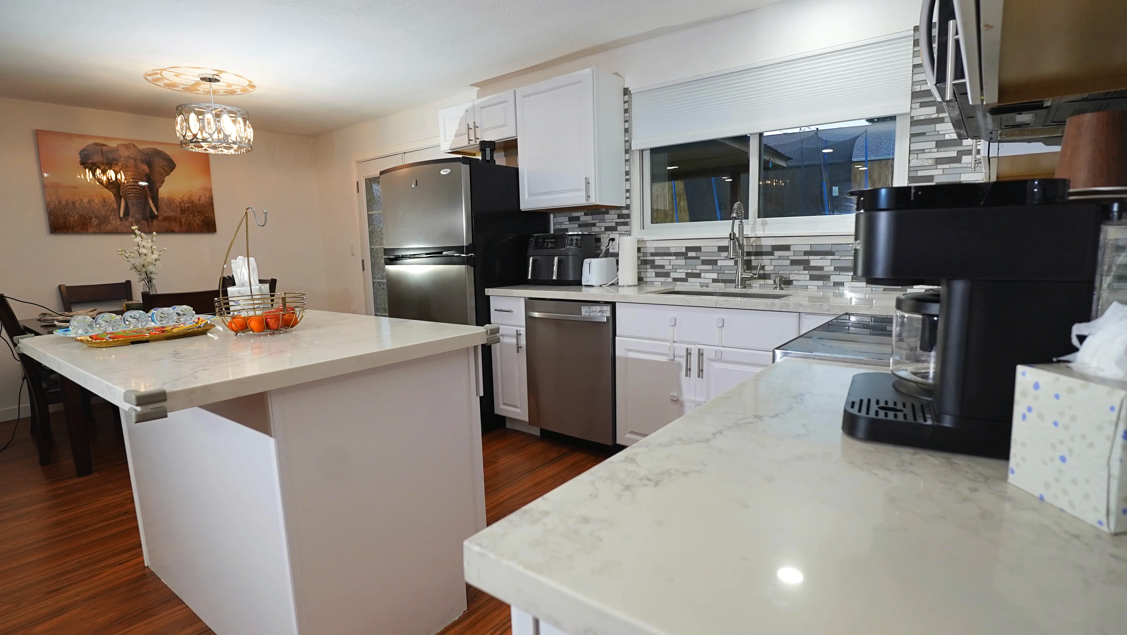 Kitchen island counter