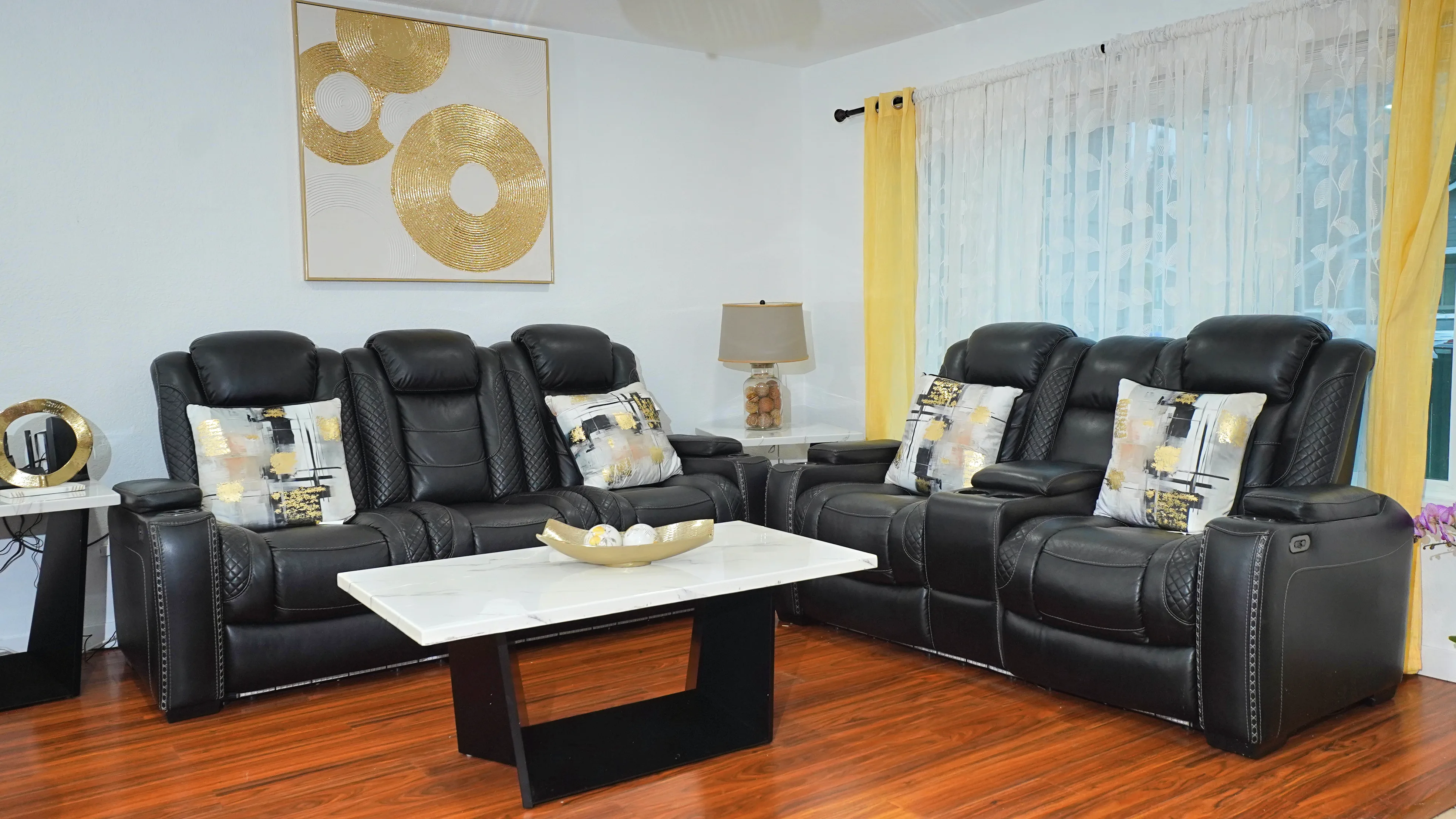 Living room recliner seating